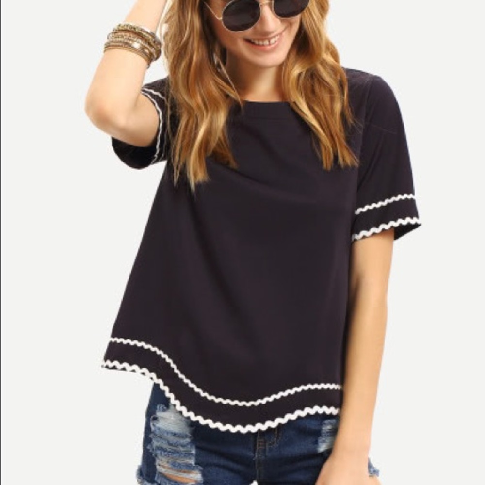 Waved Print Short Sleeved Blouse